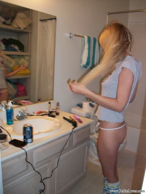 Elle Blue: Blonde PAWG in a Thong and Glasses Spreads in the Bathroom – photo 11 of 16