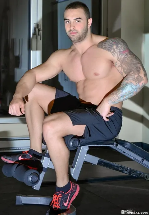 Man Flexes and Shows His Erect Cock in the Bathroom – photo 6 of 15