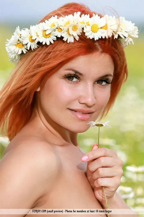 Violla A: Thick Redhead with Big Tits Spreads Her Pussy in the Forest – photo 16 of 16