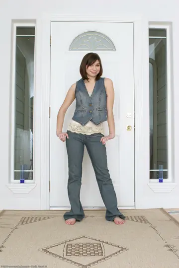 Monica Parks – Slim Short-Haired Brunette Peels Off Her Panties and Spreads Her Hairy Pussy