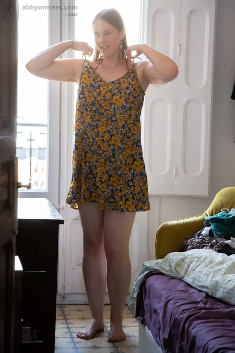 BBW in Lingerie Poses and Undresses – photo 18 of 20