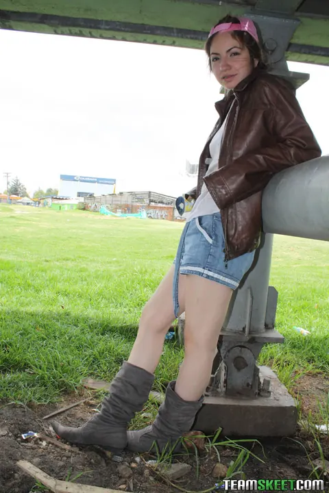 Andrea Abrego: Latina in Boots Spreads and Fucks in the Forest – photo 6 of 17