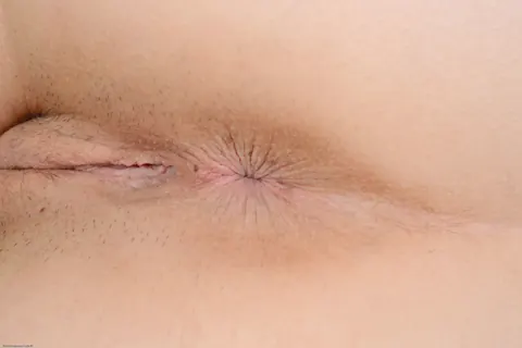 Elektra Rose: Redhead Amateur Spreads Her Shaved Pussy and Gapes Her Asshole – photo 7 of 20