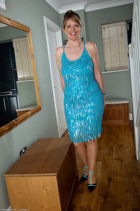 MILF in Stockings Shows Her Big Tits and Spreads Her Pussy – photo 1 of 20