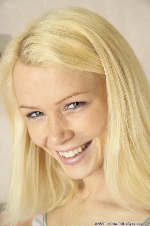 Camilla Krabbe: Blonde with Small Natural Tits Strips Off Her Top and Bottoms – photo 1 of 21