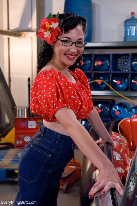 Maggie Mayhem: Busty Brunette in Jeans and Glasses Takes Anal in Lesbian Bondage – photo 2 of 21