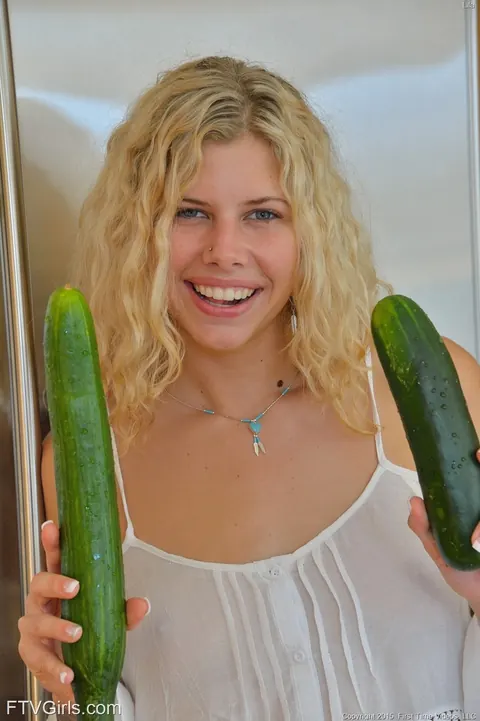 Addison Belgium: Curly Blonde Masturbates with a Veggie on the Kitchen Counter – photo 11 of 20