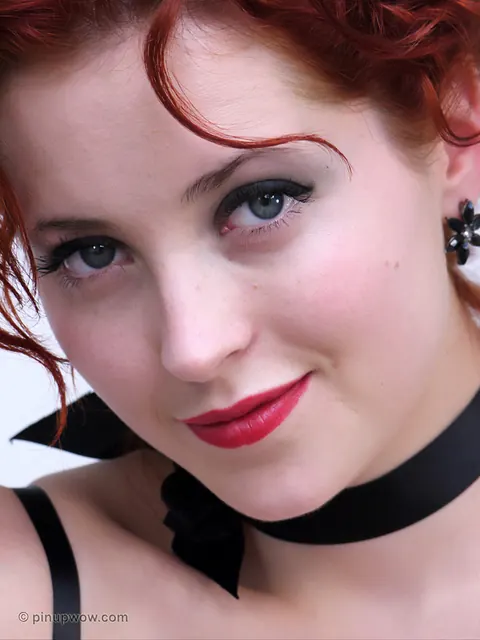 Lucy Collett: Redhead Pinup Model Frees Her Big Natural Tits from Lingerie – photo 12 of 17