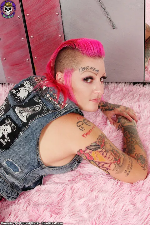 Busty Tattooed Babe Fucks a Toy and Spreads Wide – photo 5 of 15