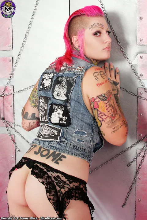 Busty Tattooed Babe Fucks a Toy and Spreads Wide – photo 15 of 15