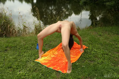 Miky Love: Tall Brunette Strips Out of Her Bikini and Takes Anal Toy Outdoors – photo 8 of 16