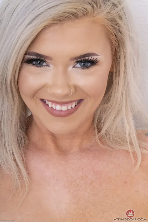 Hayden Hooper: Thick Blonde Spreads Her Shaved Pussy and Shows Her Tattoos – photo 19 of 21
