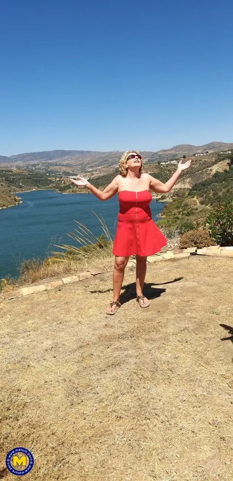Curvy Mature Lesbians Lift Skirts Outdoors for Fingering – photo 1 of 21