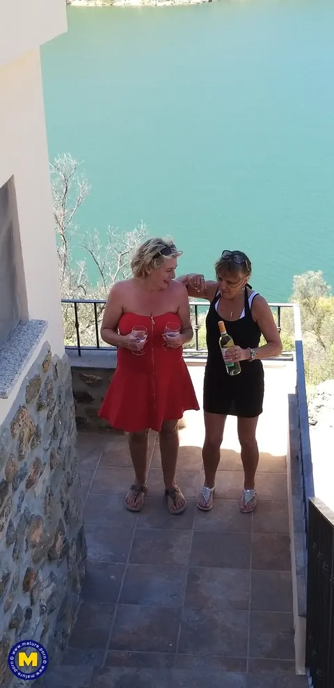 Curvy Mature Lesbians Lift Skirts Outdoors for Fingering – photo 6 of 21