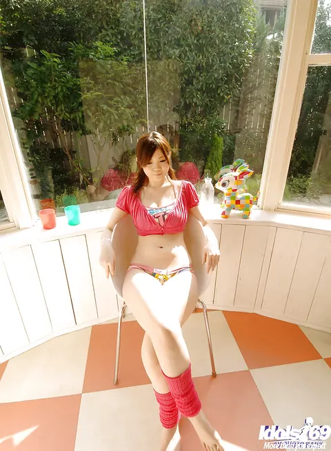 Nami Ogawa: Thick Asian Babe Flaunts Her Big Tits Outdoors in Panties – photo 3 of 14