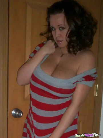 Brandy Talore – Curvy Blonde MILF Strips Out of Her Bikini to Flaunt Her Big Tits