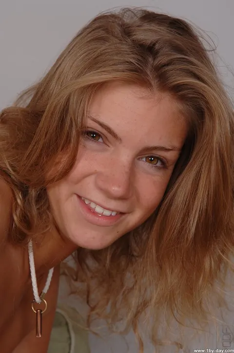 Strawberry Sandy: Slim Curly Blonde with Big Tits Strips Out of Her Jeans and Top – photo 20 of 20