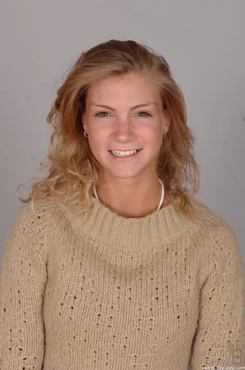 Strawberry Sandy: Slim Curly Blonde with Big Tits Strips Out of Her Jeans and Top – photo 1 of 20