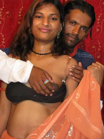 Pregnant Indian MILF Gets Fucked and Takes a Facial