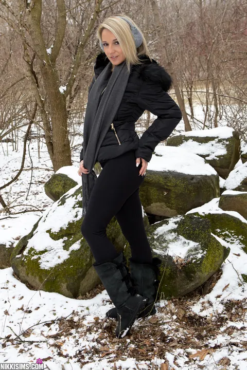 Nikki Sims: Busty Blonde MILF Strips in the Snow Wearing Boots and Panties – photo 2 of 15