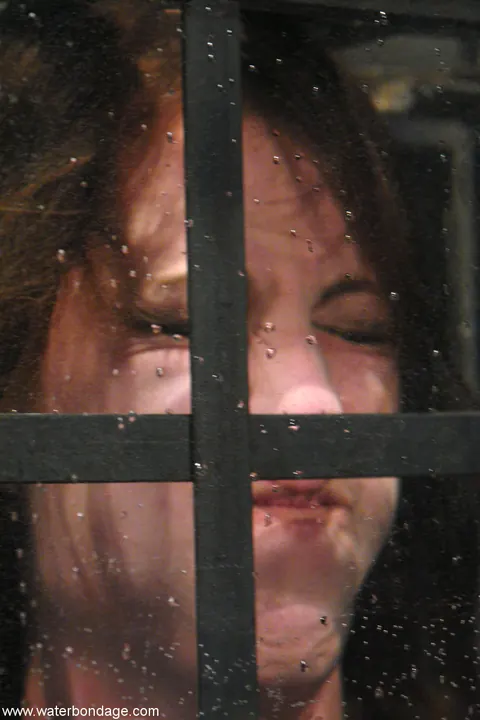 Charlotte Brooke: Redhead Poses Nude in Water Bondage with Restraints – photo 12 of 21