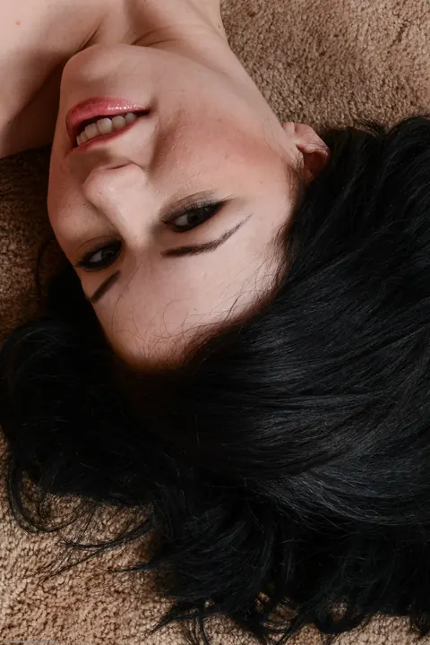 Belle Noire: PAWG with Short Hair Spreads Her Gaping Pussy Wide – photo 14 of 21
