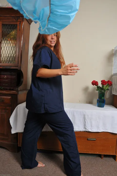 Thick Short-Haired Amateur Spreads Her Hairy Pussy in Uniform – photo 5 of 21