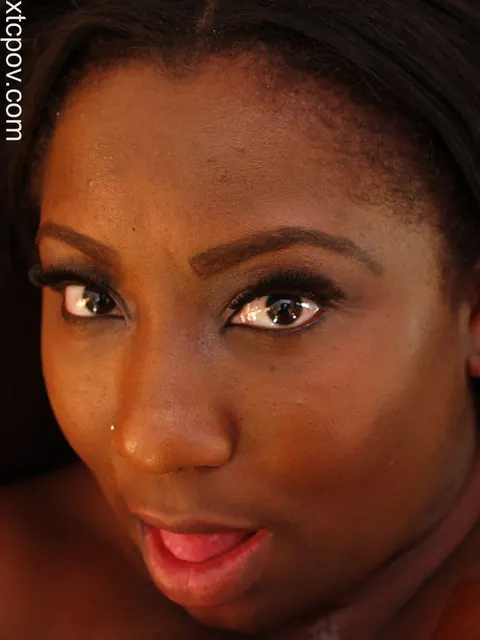 Luxury Amore: Ebony BBW Gives a Blowjob and a Handjob – photo 17 of 20