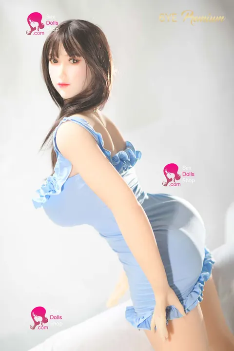 Thick Asian Woman Shows Off Her Big Ass and Tits – photo 3 of 21
