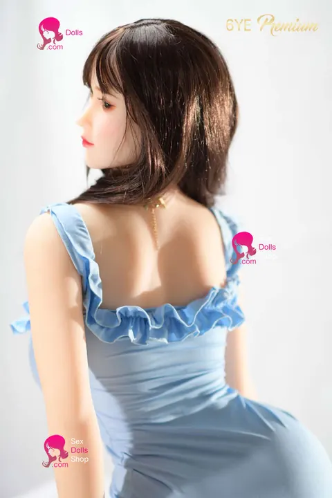Thick Asian Woman Shows Off Her Big Ass and Tits – photo 14 of 21