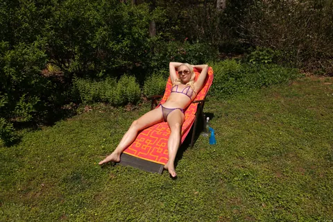 Braylin Bailey: Petite Blonde Strips Out of Her Bikini and Spreads Her Pussy Outdoors – photo 1 of 21