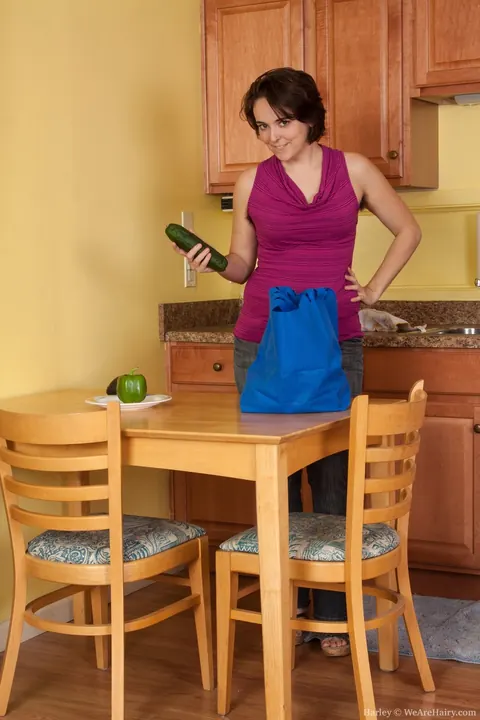 PAWG Strips Out of Her Bikini and Spreads in the Kitchen – photo 3 of 21