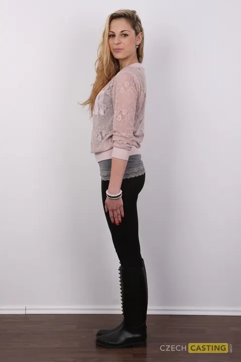 Czech Blonde Strips Out of Her Yoga Pants and Boots – photo 3 of 20