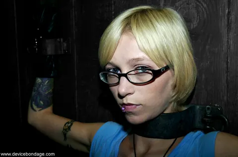 Miss Kitty: Short-Haired Blonde in Bondage Spreads Her Legs and Uses a Dildo in Heels – photo 11 of 20