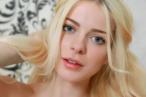 Angel Celine: Russian Blonde Spreads Her Pussy and Shows Her Big Ass – photo 15 of 21