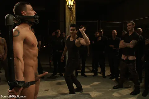 Bound Man Deepthroats His Partner – photo 10 of 21