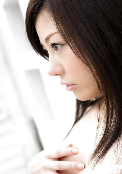 Takami Hou: Thick Japanese Babe Strips Out of Her Panties – photo 11 of 15