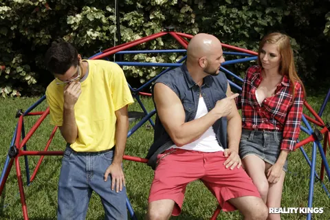 Ava Parker: Athletic Brunette Has Outdoor Public Sex in a Threesome – photo 6 of 21