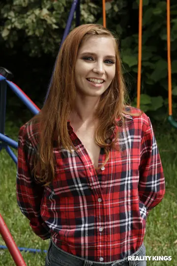 Ava Parker – Athletic Brunette Has Outdoor Public Sex in a Threesome