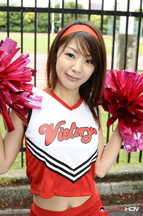 Japanese Woman Flashes Her Skirt at a Playground – photo 3 of 15