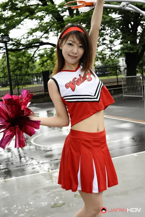 Japanese Woman Flashes Her Skirt at a Playground – photo 4 of 15