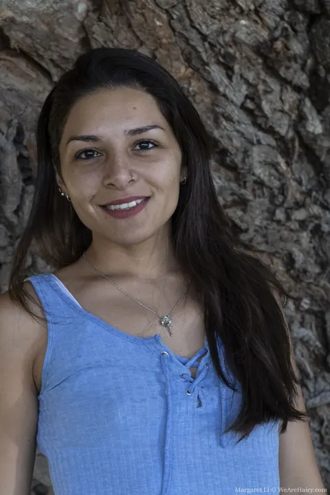 Margaret Li: Hairy Latina Amateur Lifts Her Skirt Under a Tree – photo 2 of 21