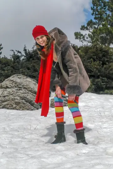 Nika R – Slim Brunette Strips Naked in the Snow Wearing Long Socks