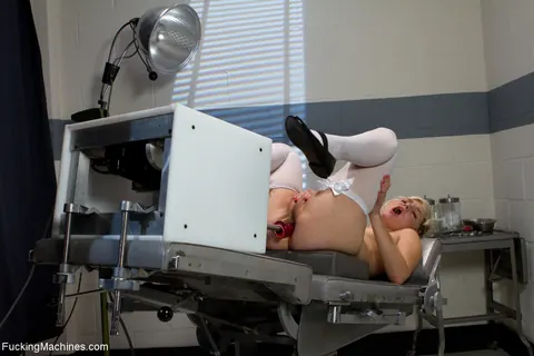 Chloe Camilla: Short-Haired Blonde in Stockings Takes Anal from a Machine – photo 10 of 20