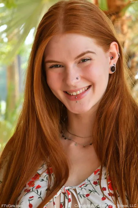 Jane Rogers: Tall Skinny Redhead in Heels Pulls Shorts Aside Outdoors – photo 8 of 15