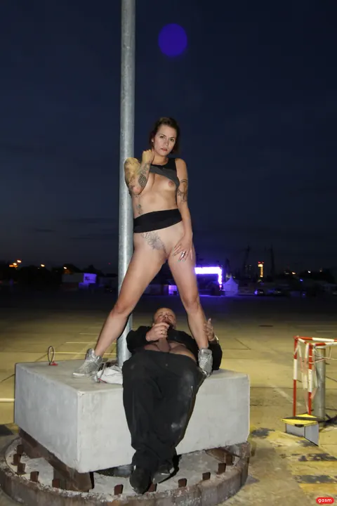 Minka Prince: German Redhead MILF Takes It Doggy Style in Public – photo 14 of 15