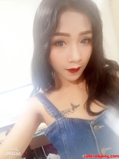 Asian Trans Woman Strips Out of Her Bikini and Poses Nude – photo 5 of 20