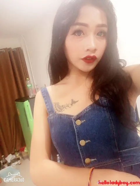 Asian Trans Woman Strips Out of Her Bikini and Poses Nude – photo 8 of 20