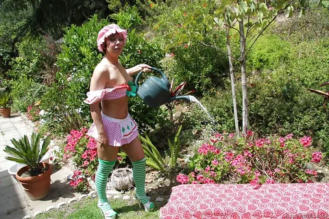 Julie Knight: Brunette PAWG Flashes Her Pussy and Ass in Stockings Outdoors – photo 15 of 16