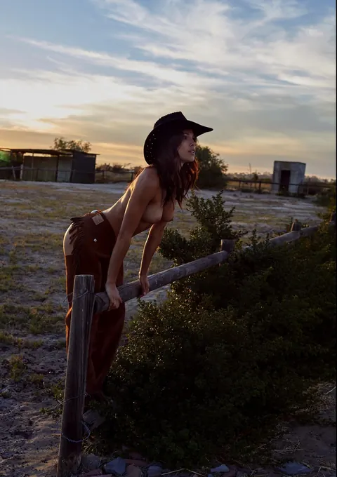 Katerina Giannoglou: Tall German Brunette Rides Cowgirl in Boots on a Ranch – photo 13 of 16